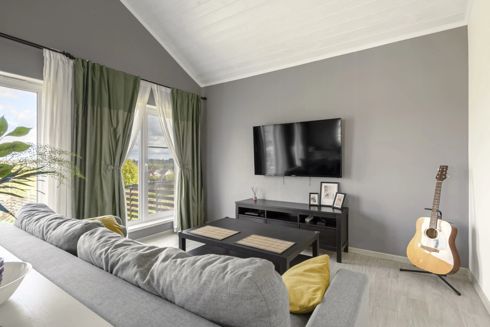 Частный дом с панорамным видом на склонах Яхромы