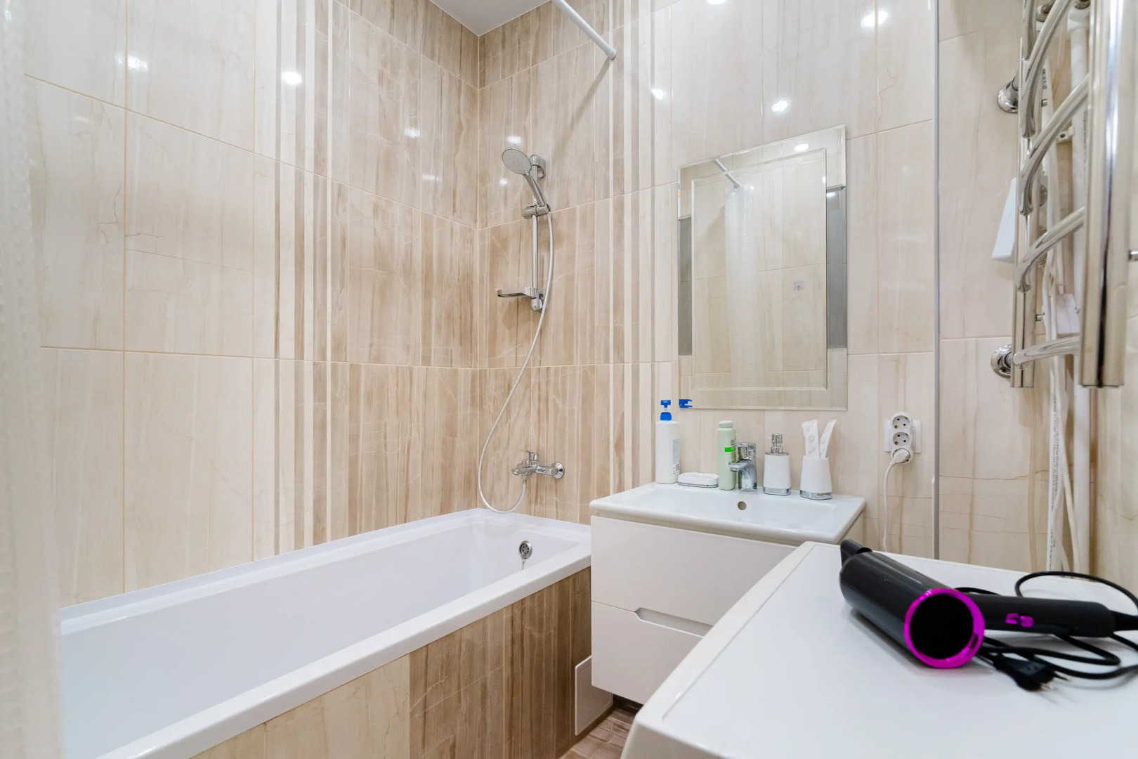 Апартаменты Студия в самом центре левого берега Иртыша