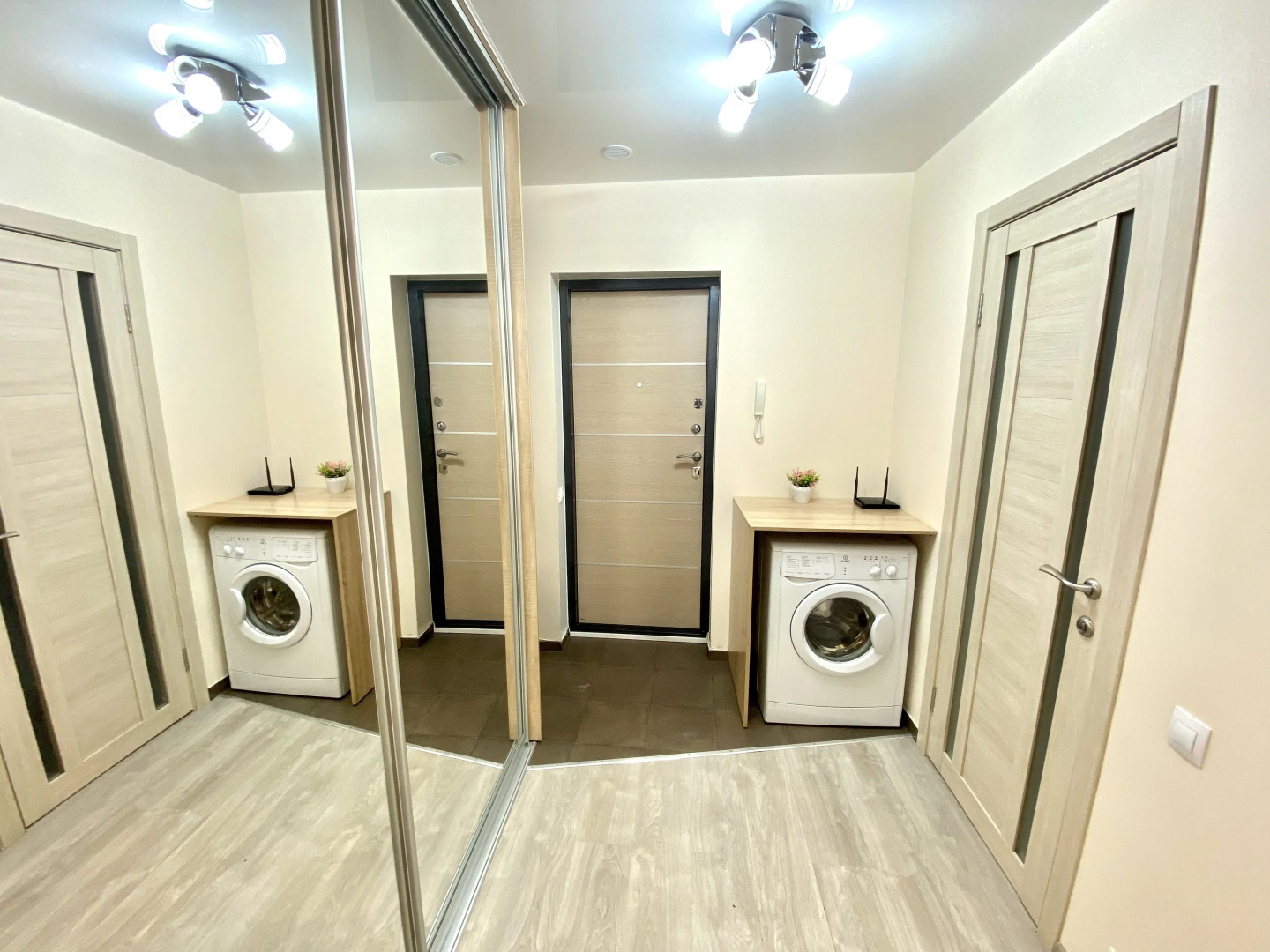 Апартаменты Живописные Kvartiry54 на Ленина 23 а