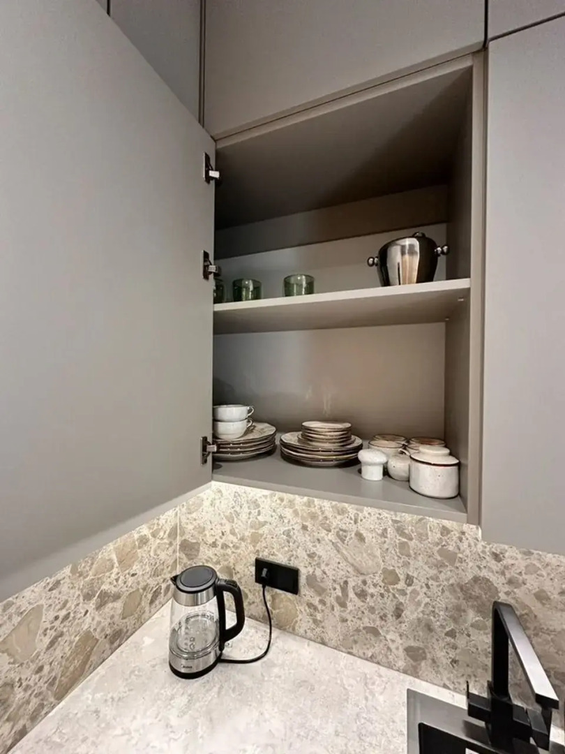 Апартаменты на втором этаже с балкoном