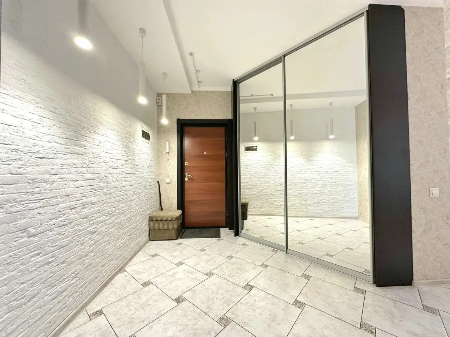 Квартира Двухкомнатная с балконом на Притомском