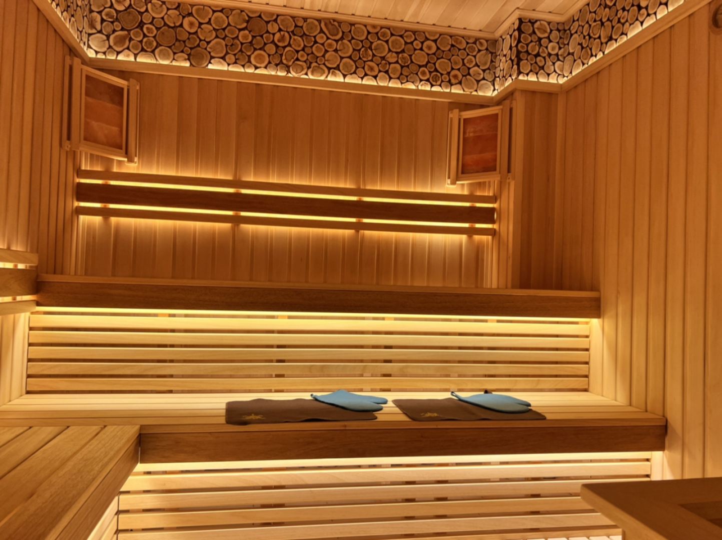 Отель Золотой Дельфин