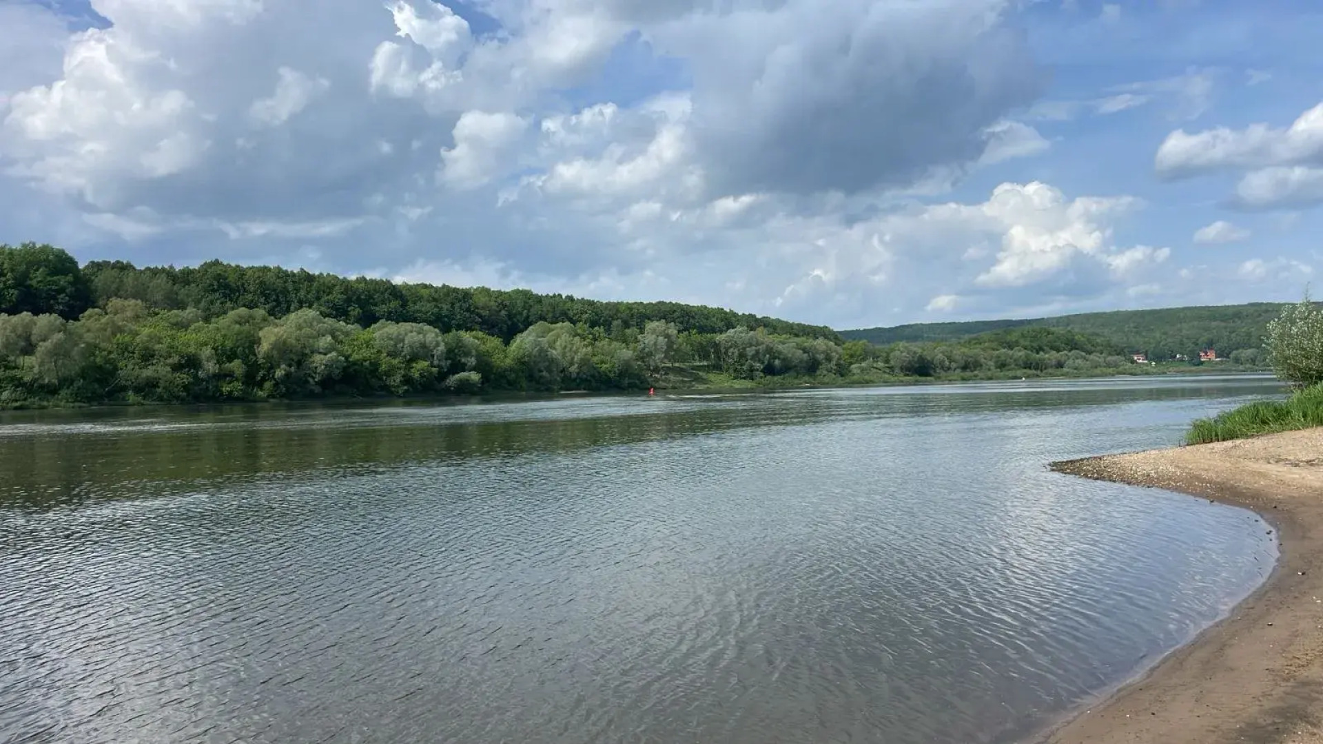 Частный дом Уютный дом в лесу у реки