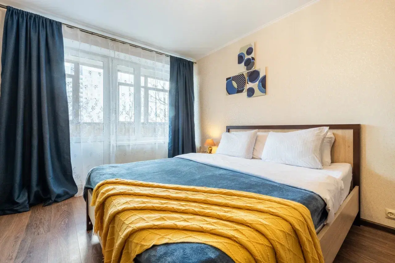 Апартаменты улучшенные Natali на метро Академика Янгеля