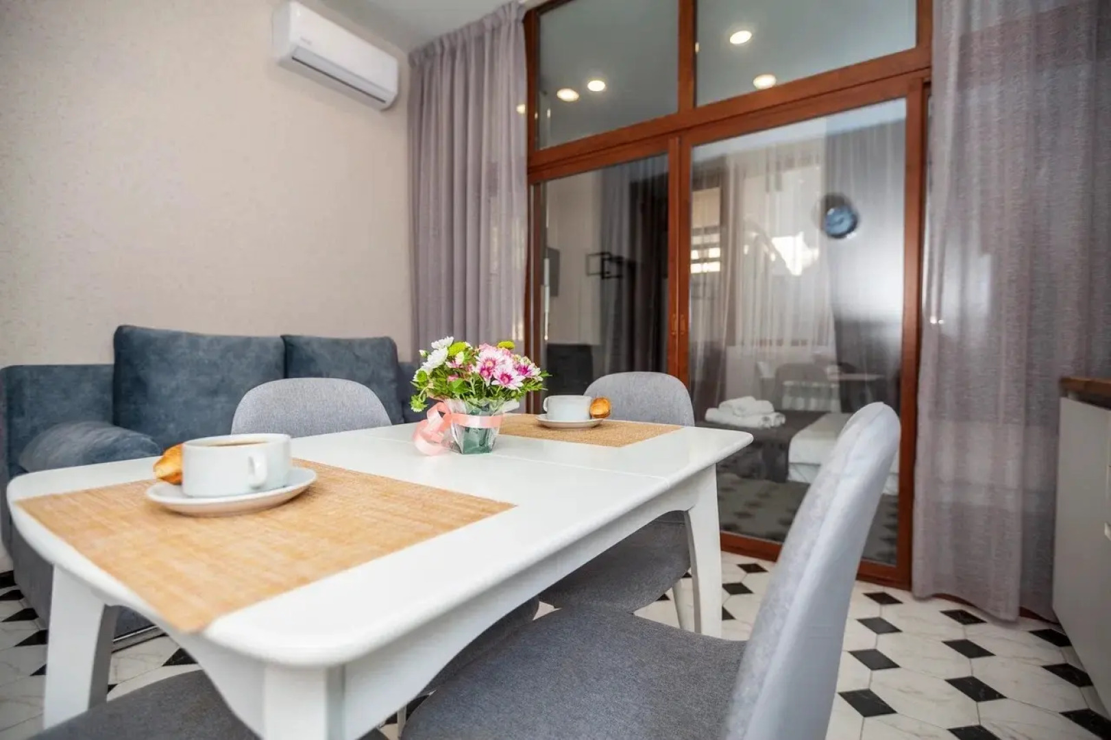 Апартаменты More Rooms на Эстонской 88/11