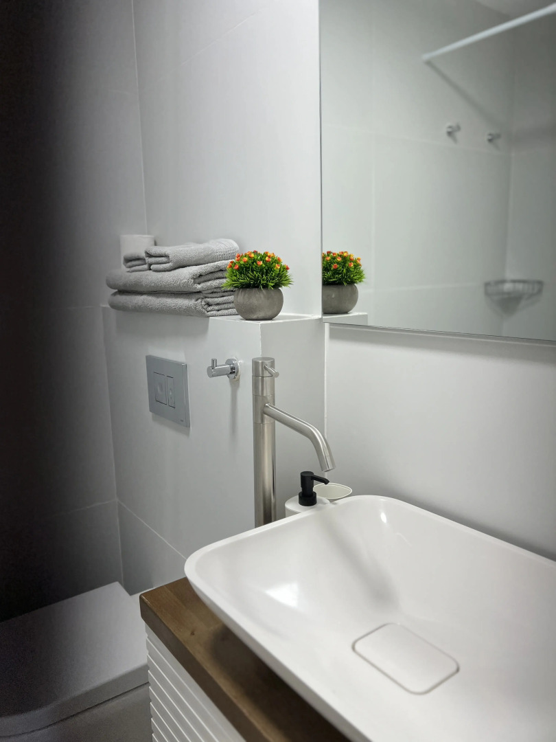 Апартаменты White Door Apartments