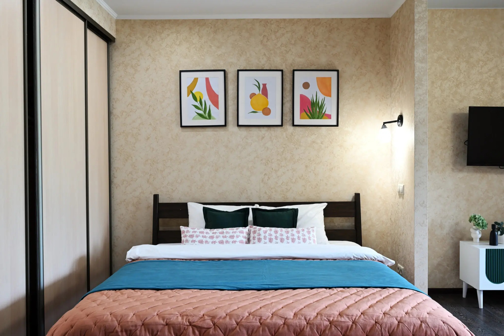 Апартаменты студия в центре ЖК Clover hose