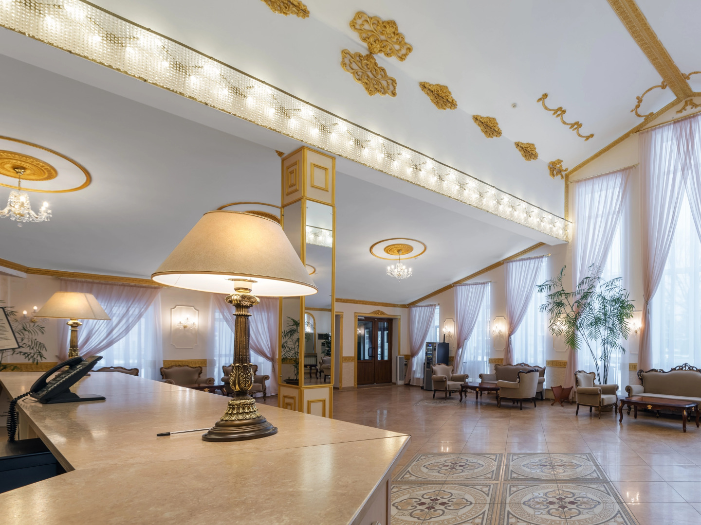 Отель Версаль