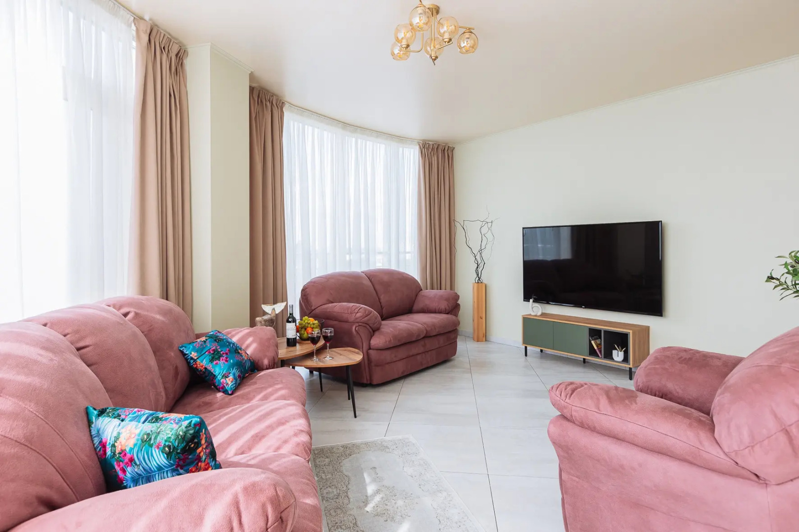 Квартира Очень большая квартира на берегу озера в Калининграде рядом с Рыбной деревней и Кафедральным собором