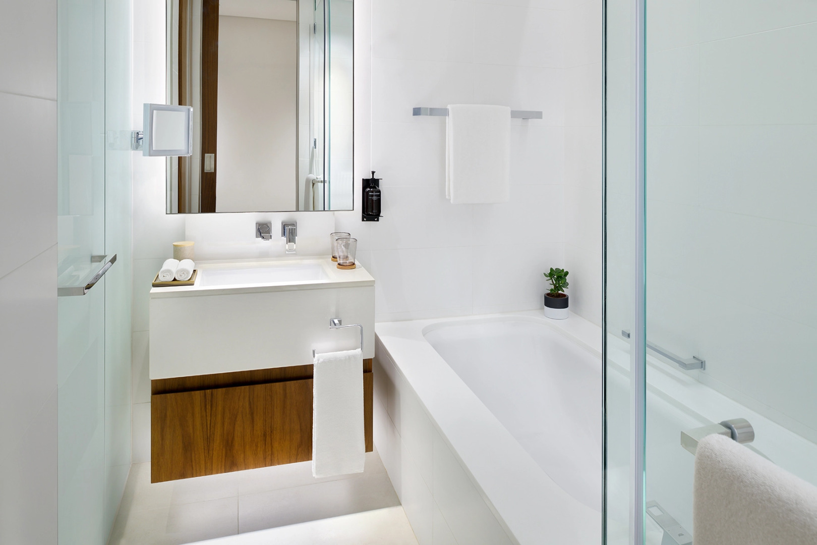 Отель Vida Emirates Hills