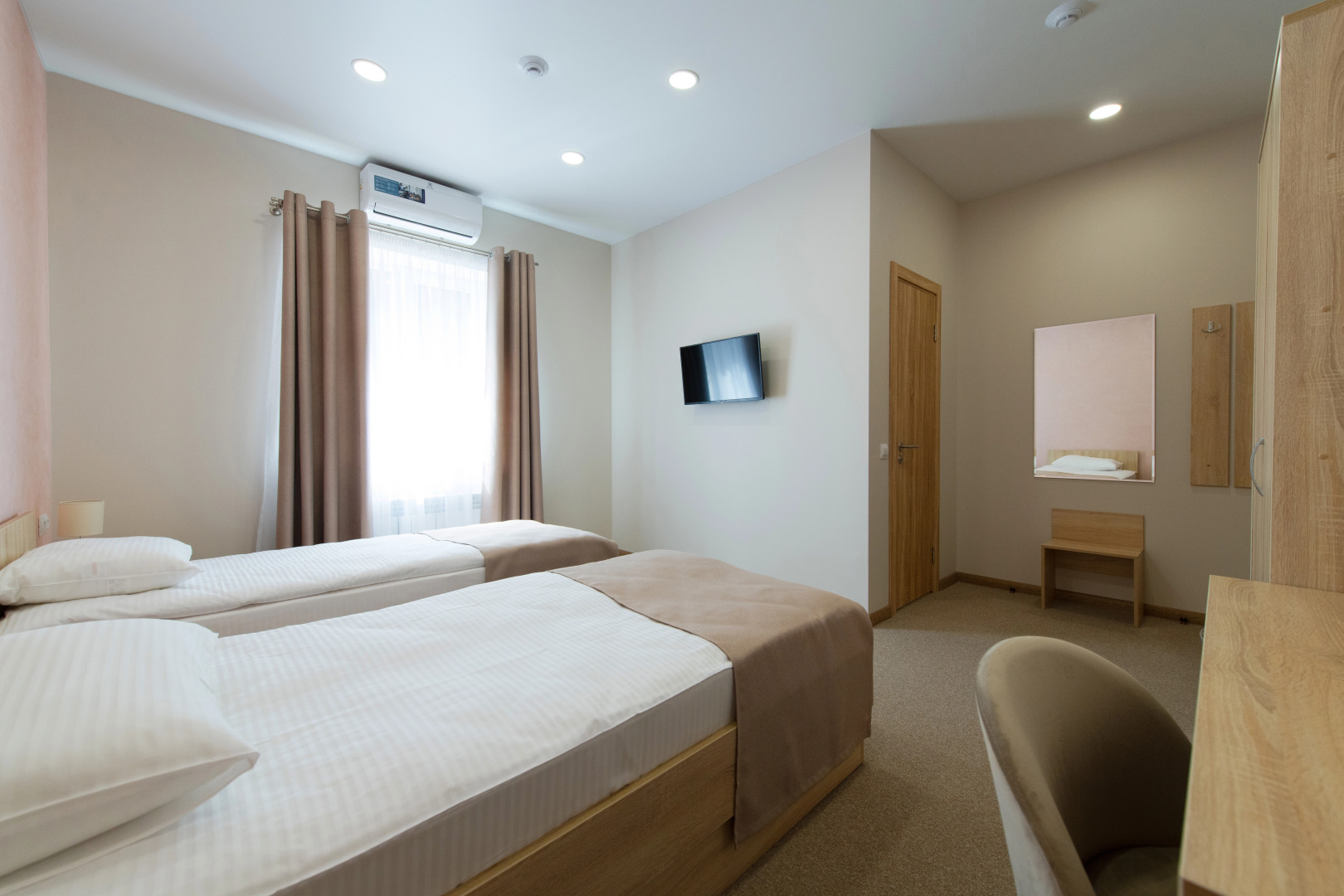 Отель Кипарис