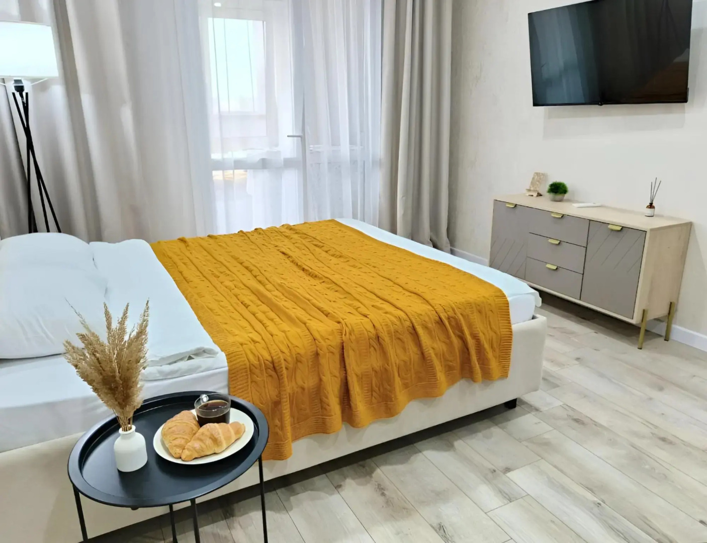 Квартира 6 местная с новым ремонтом около метро Горки парка и ТЦ