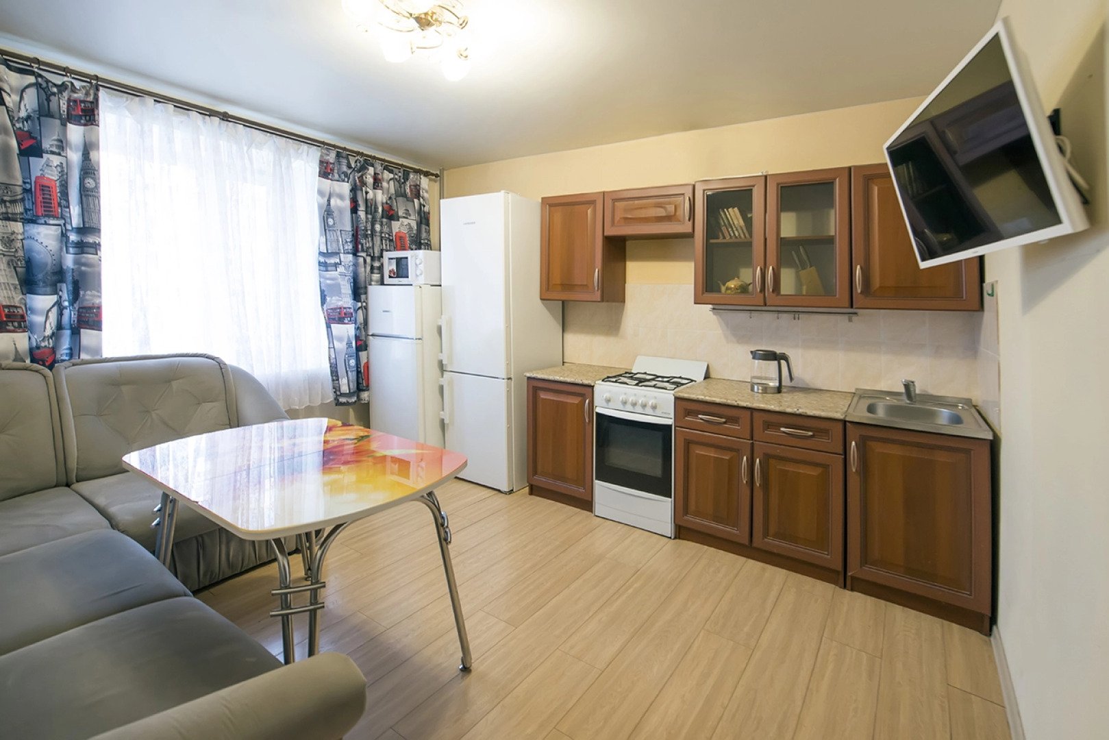 Квартира на Челюскинцев 62 НаСутки35