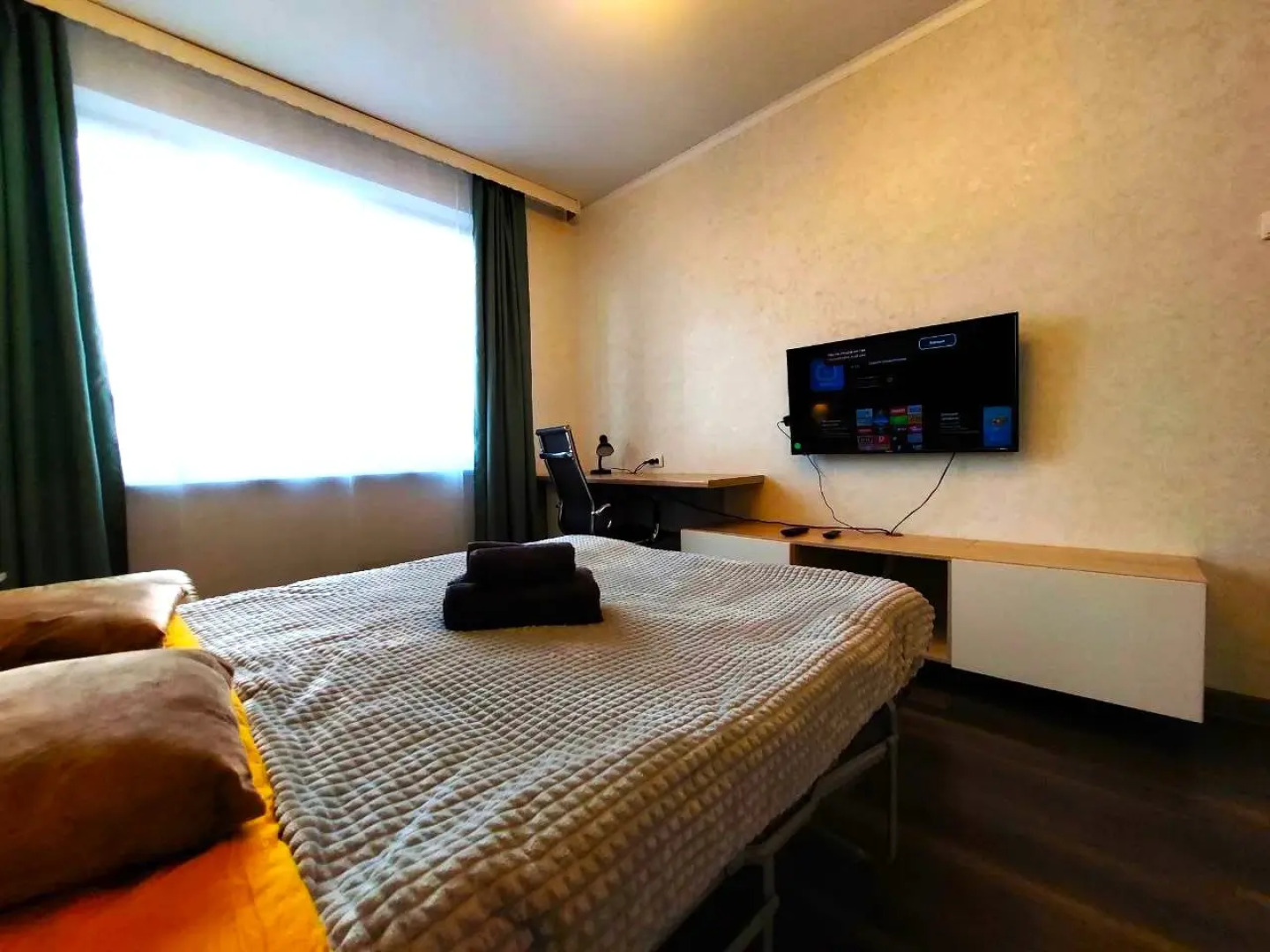 Квартира Трехкомнатная Недалеко от Метро Пражская