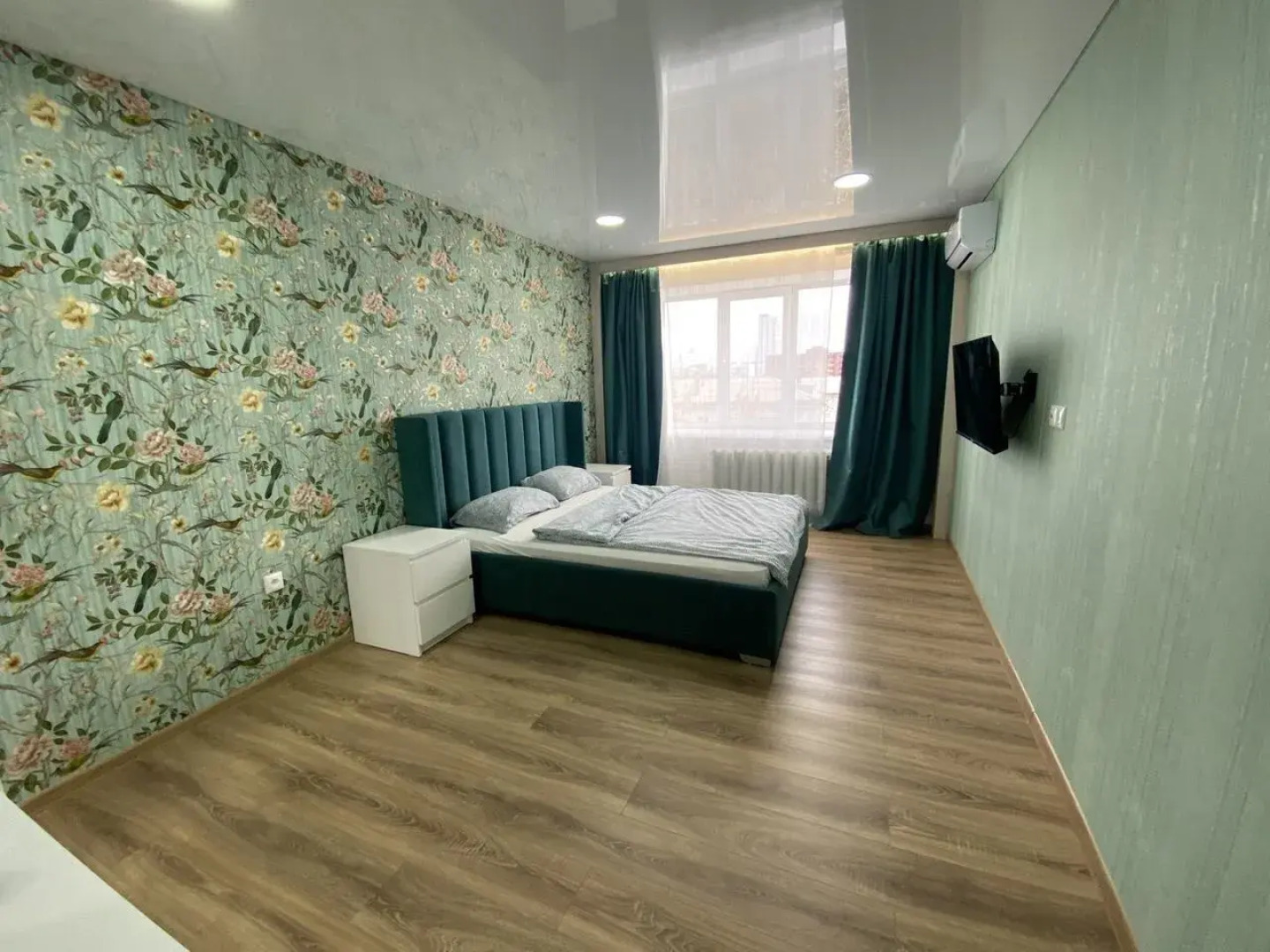 Квартира четырехкомнатная на Цюрупы, 84