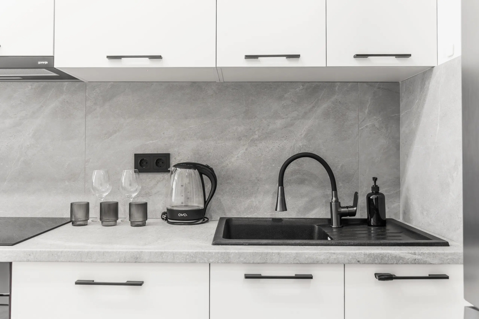 Апартаменты ADT Meridian White Marble