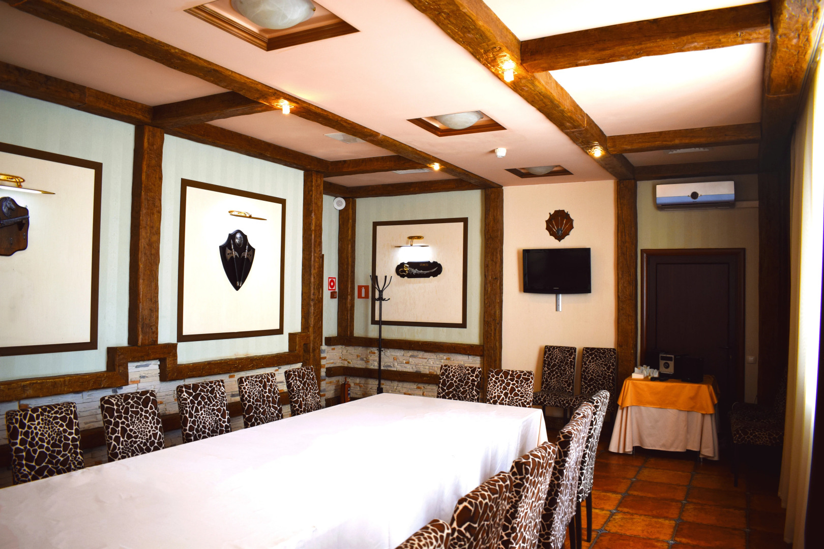 Отель Амакс