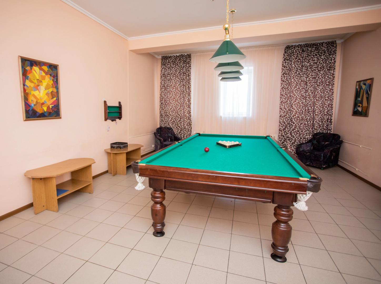 Гостиница Мир на Карбышева