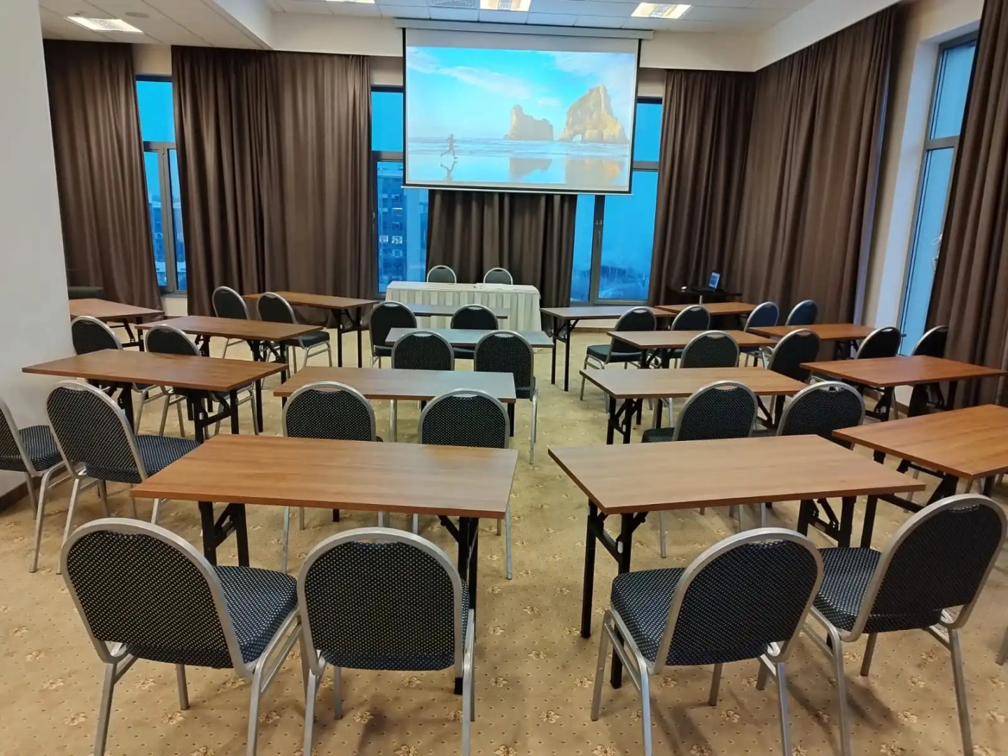 Отель Skypoint Gamma Delta Alfa