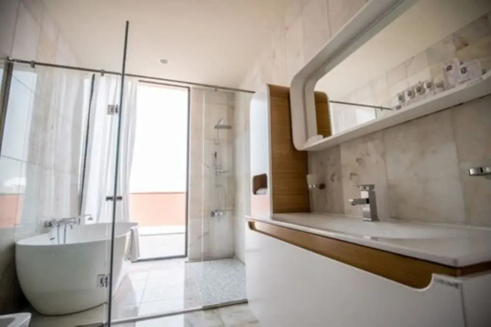 Отель Bel Air Crest Hotel & Suites