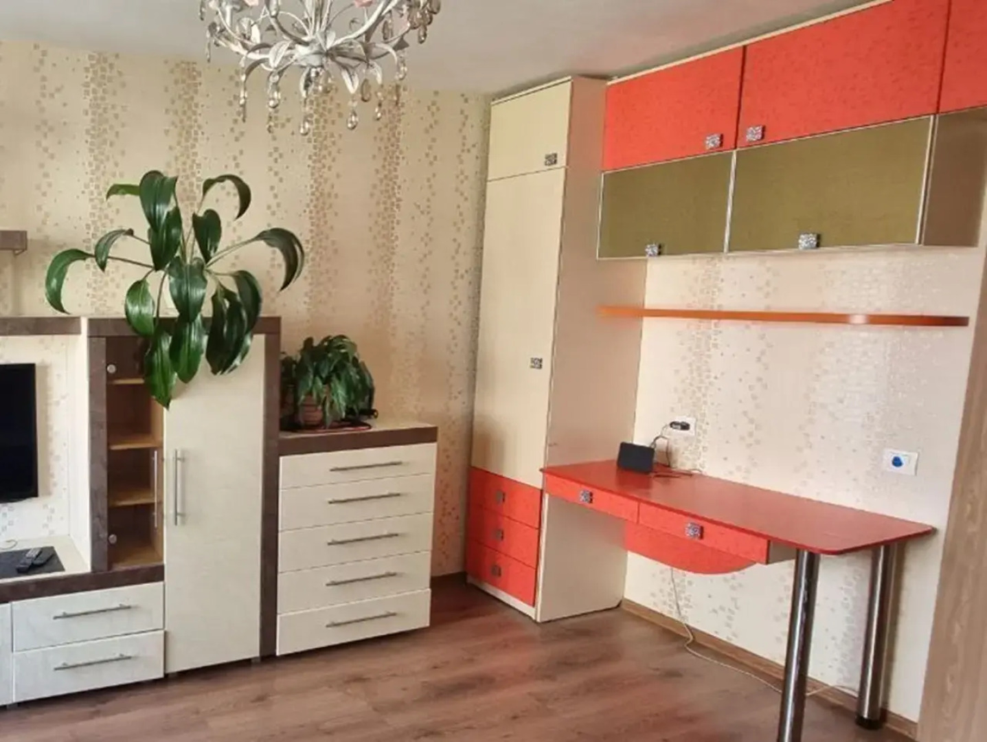 Квартира однокомнатная с видом на Волгу и стaдиoн