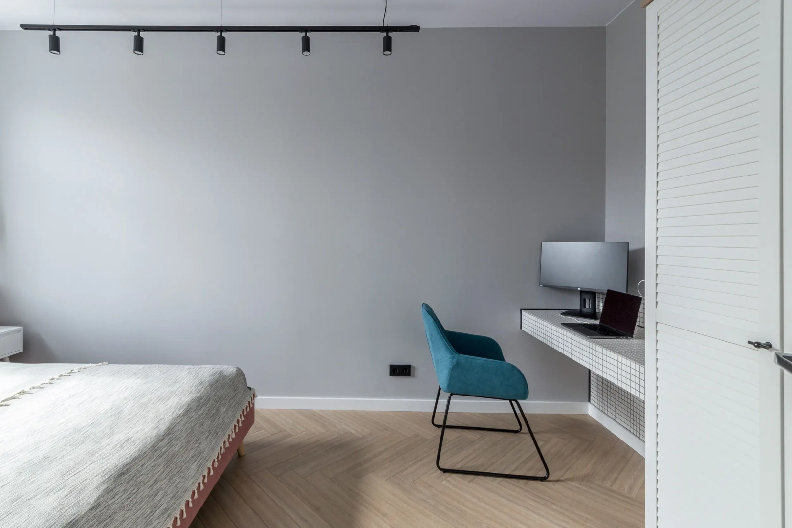 Квартира Lovely Apartment with the View on the Park and the Church