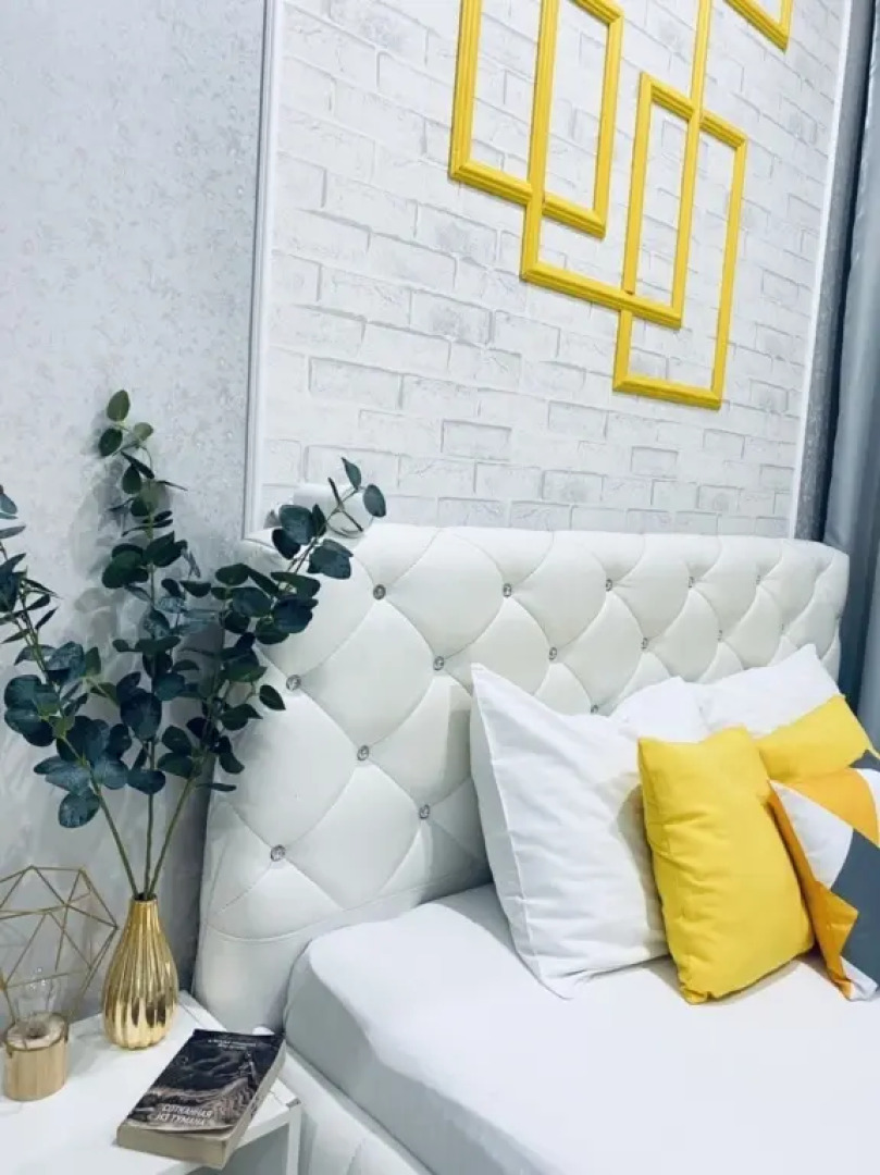 Студия Лимон возле парка и лебединого озера