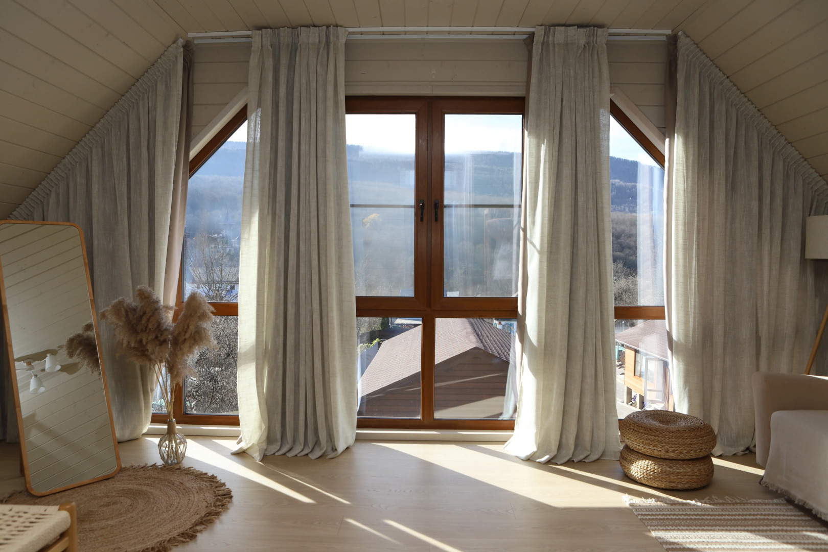 Частный дом Двухэтажный барнхаус с видом на горы