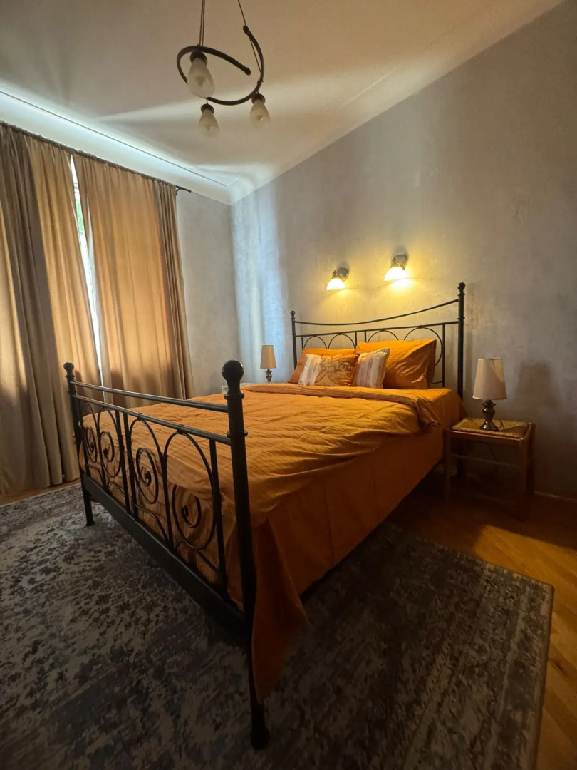 Апартаменты Карла Макса 8