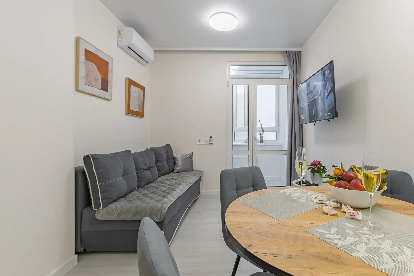 Квартира Комфорт у Океаниса и Парка Швейцария