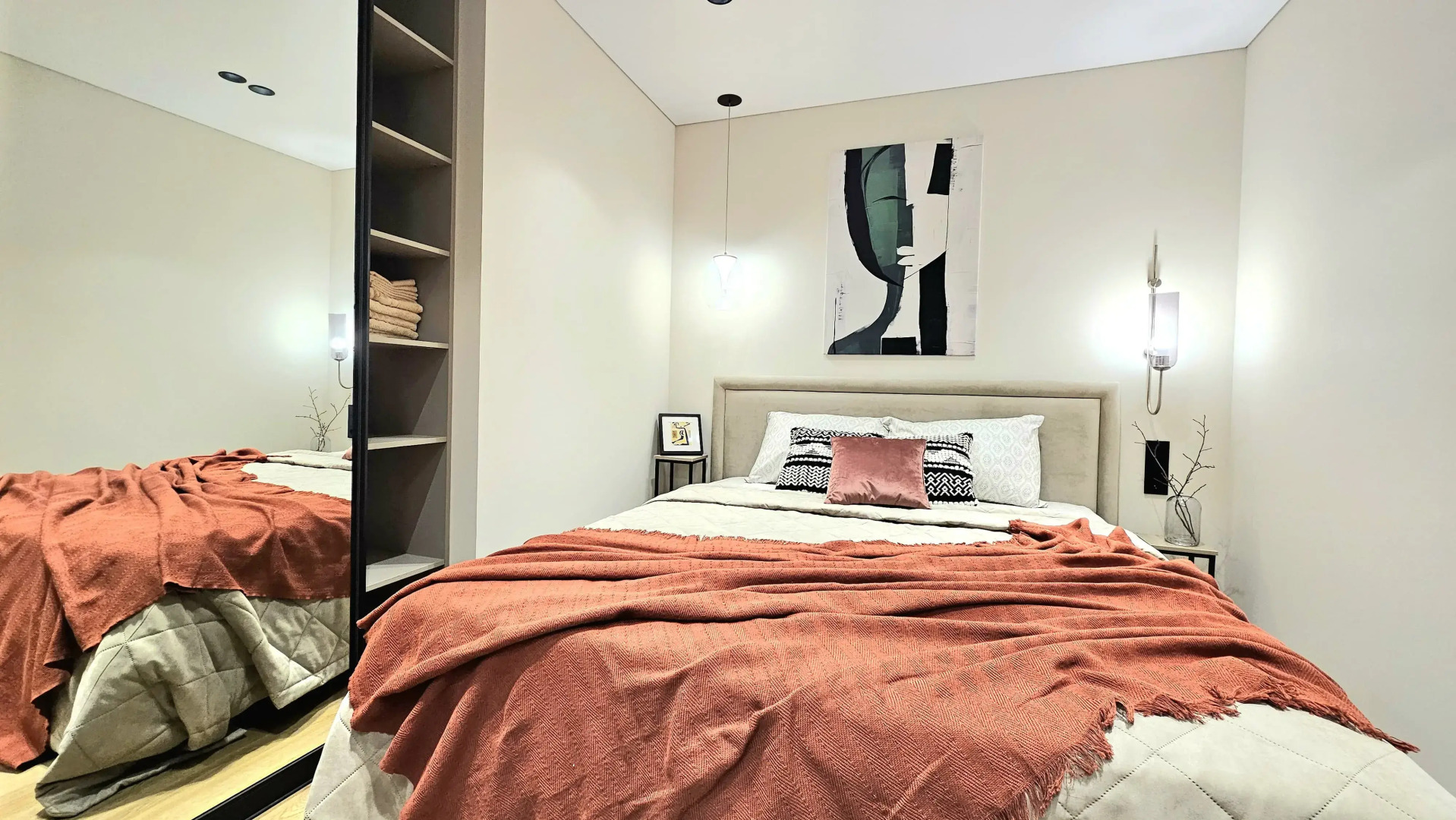 Квартира с Дизайнерским Ремонтом в Центральной Части Города от Urban Apartments