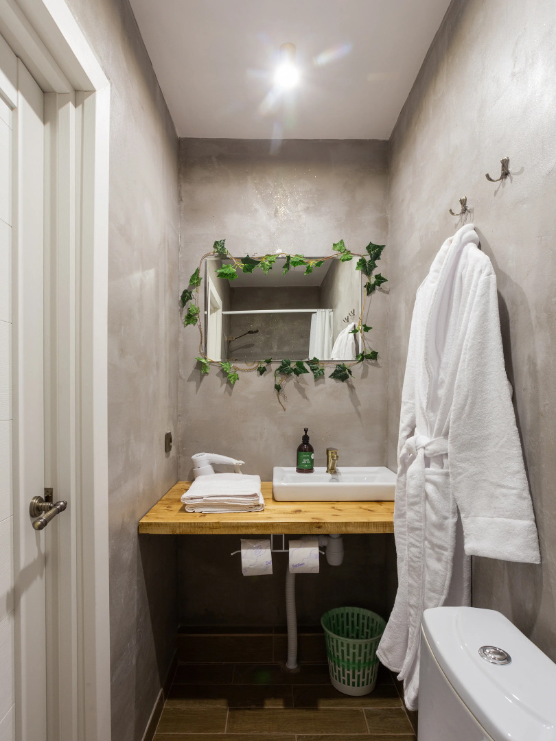 Отель Тихонов