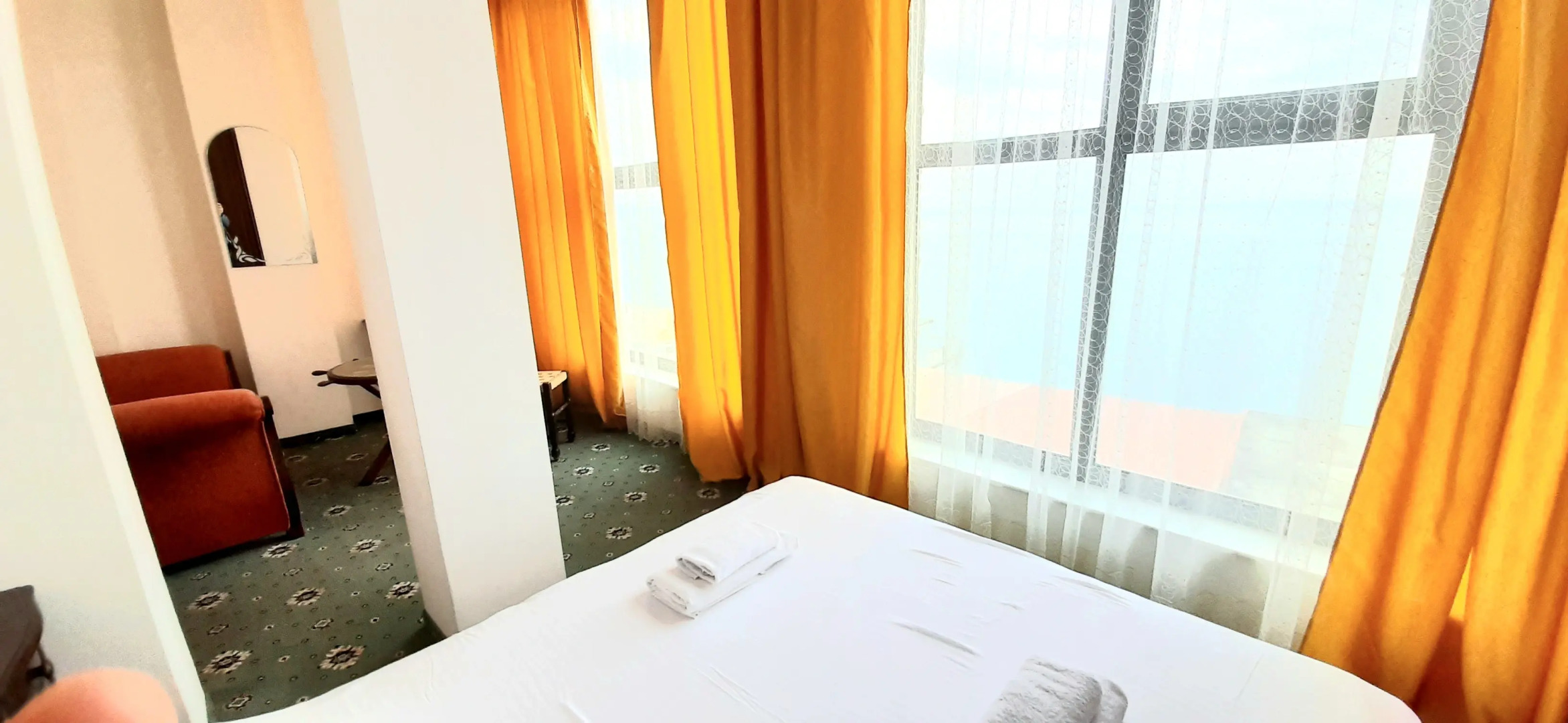 Курортный отель Корона