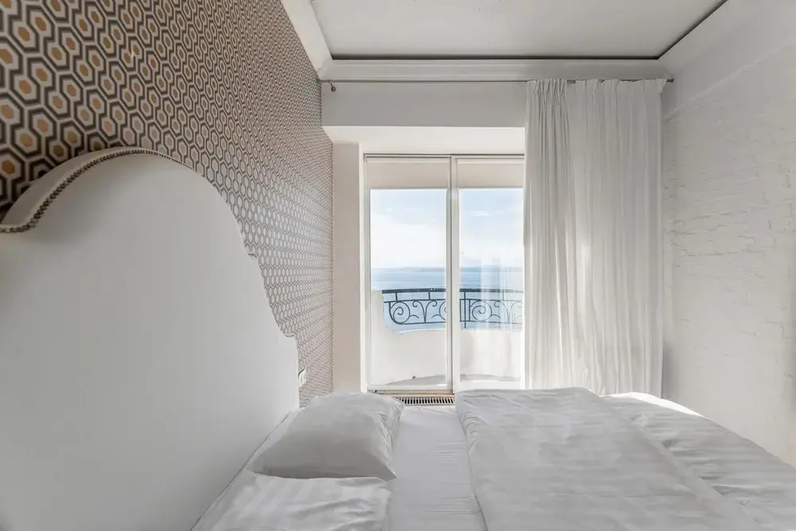 Апартаменты на первой линии главной набережной