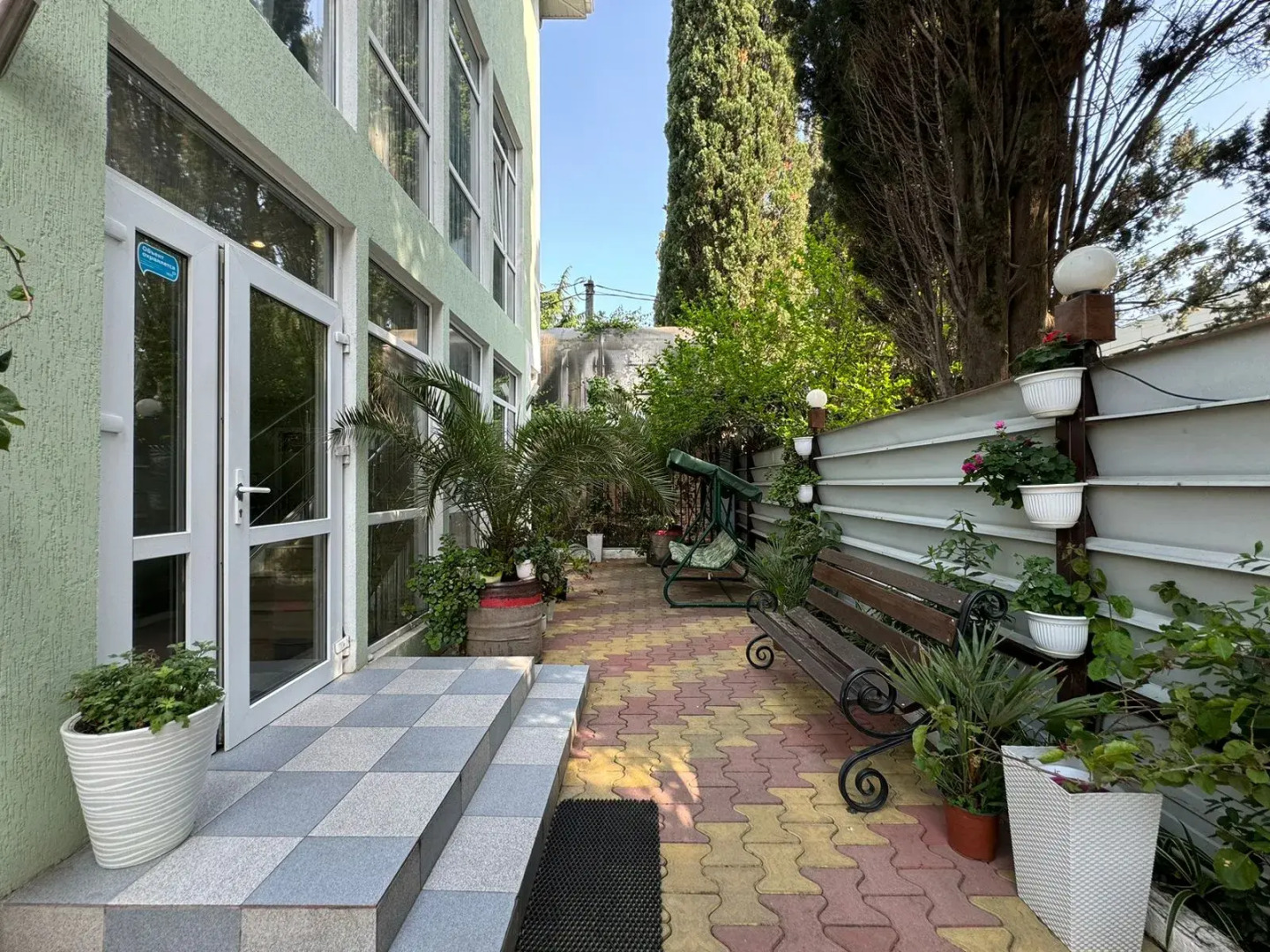 Отель Тростник