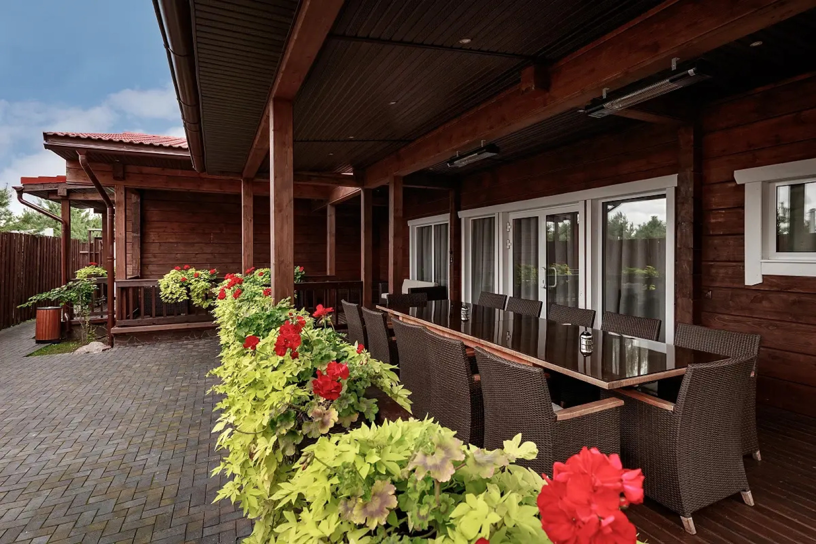 Отель Fish Point Family Resort (Золотой сазан)