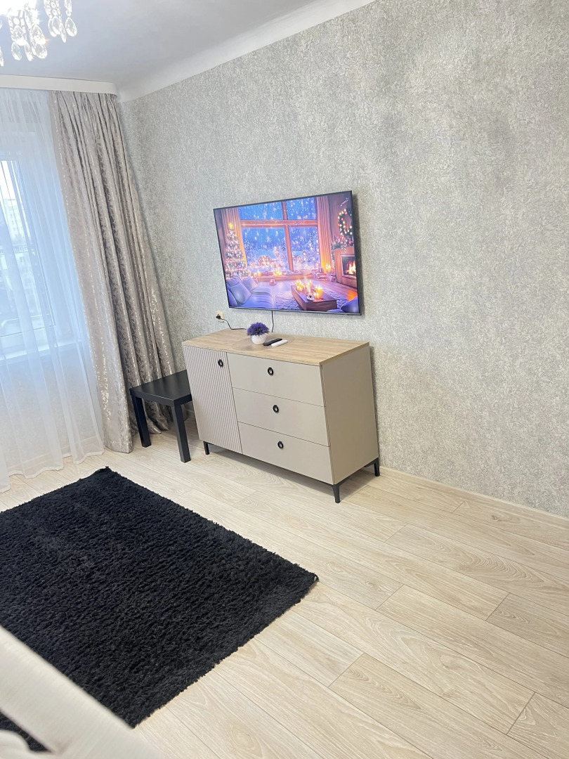 Квартира Большая 4-х комнатная квартира недалеко от центра