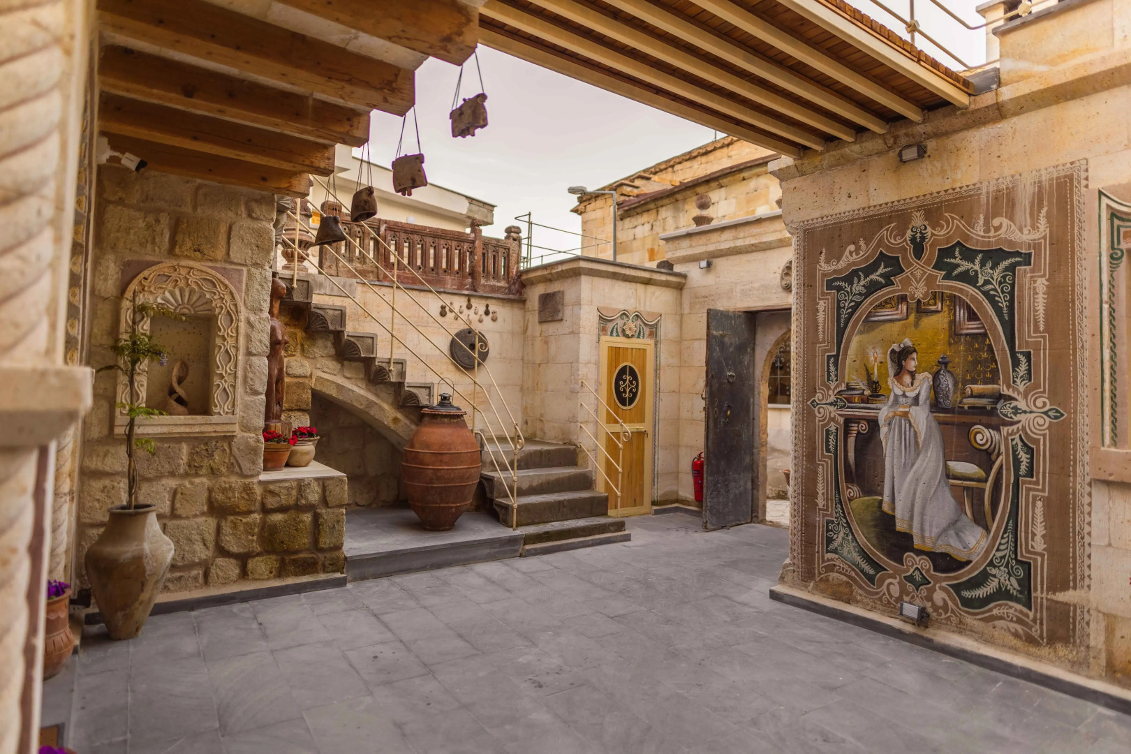 Отель Solo Cave Suites