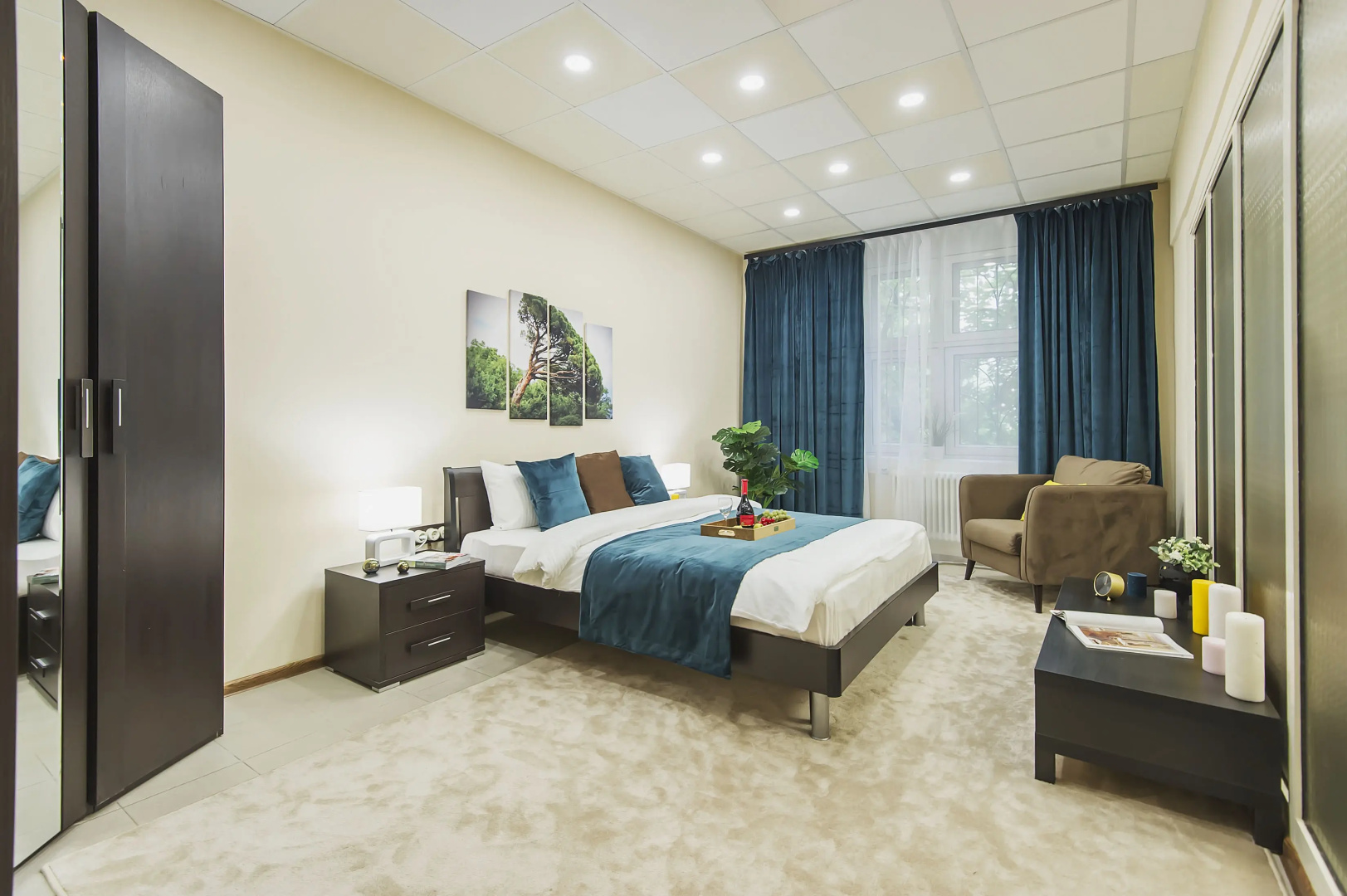 Квартира GM Apartments Стильная Трехкомнатная в центре рядом с МХАТ