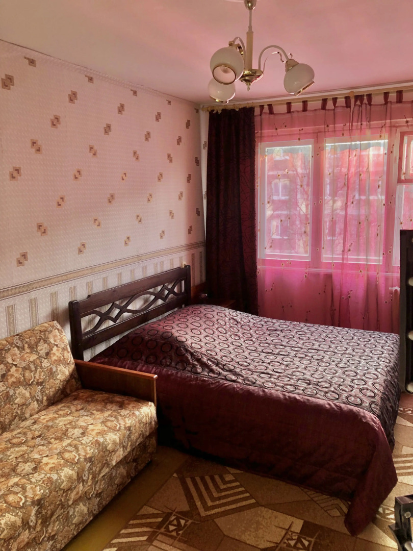 Квартира трехкомнатная Кирова 54