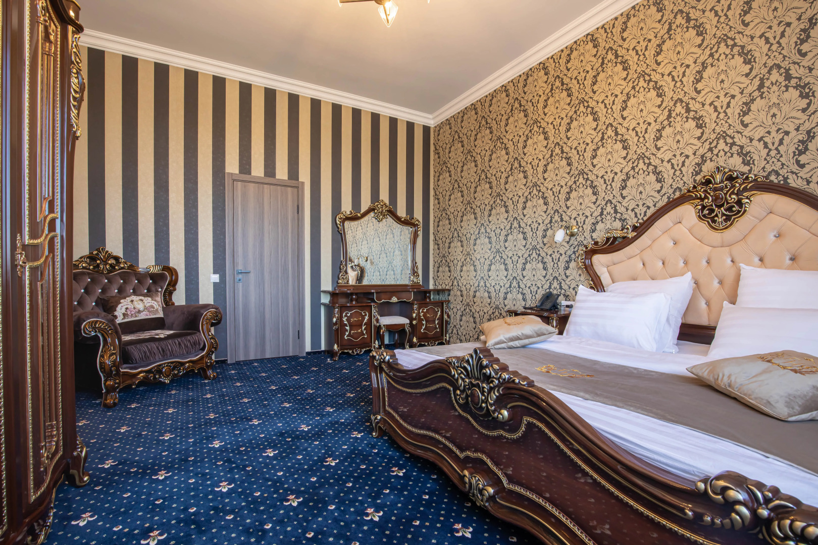 Отель Full House