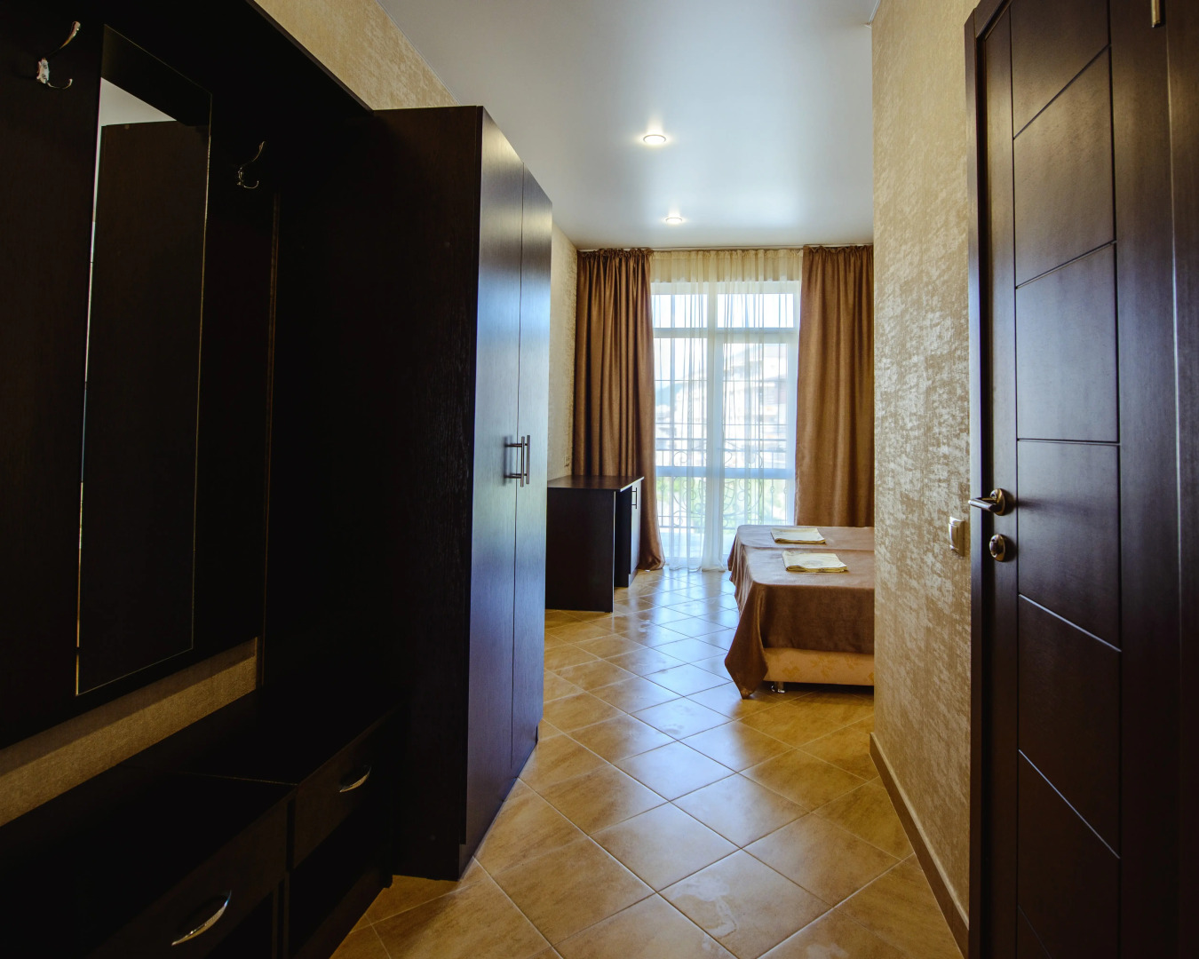 Отель Лаура