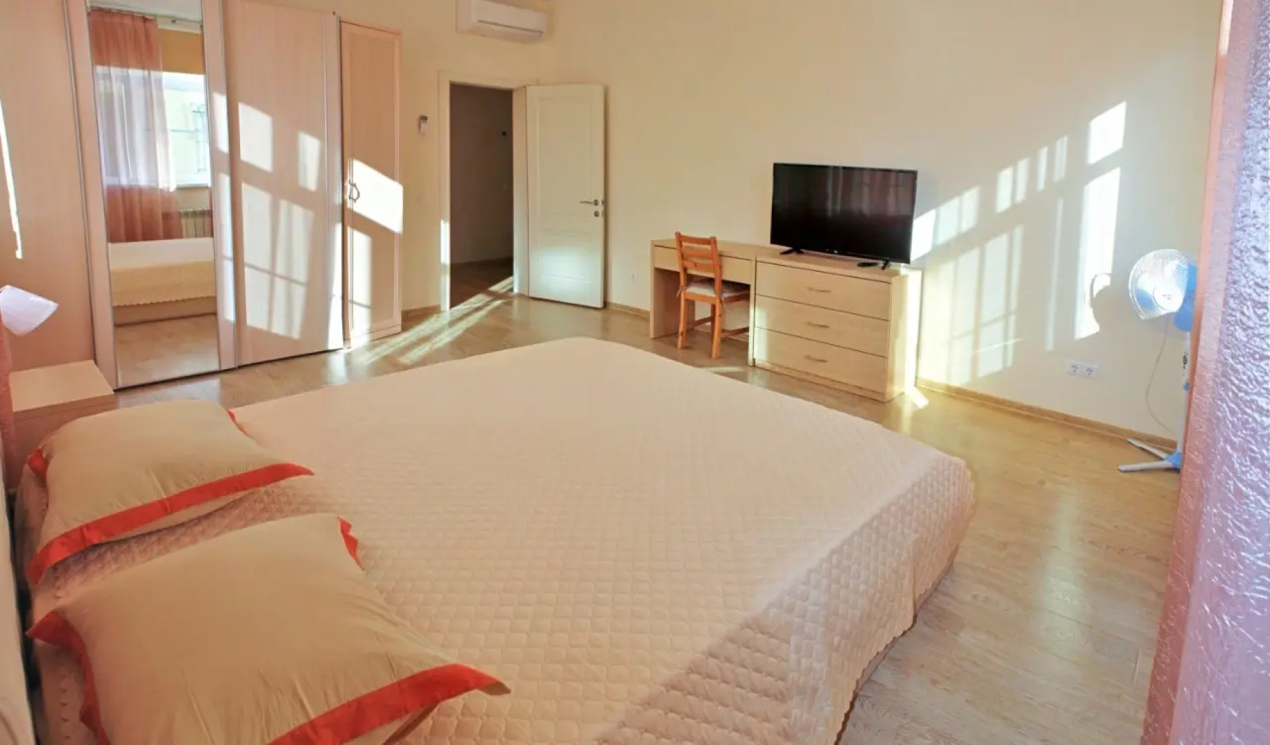 Апартаменты Орхидея-Парк Первый Этаж