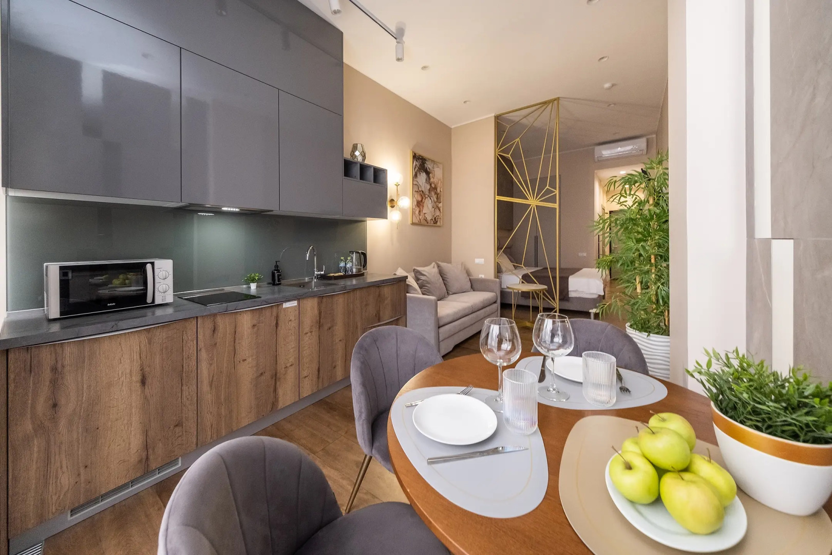 Апартаменты Миррор