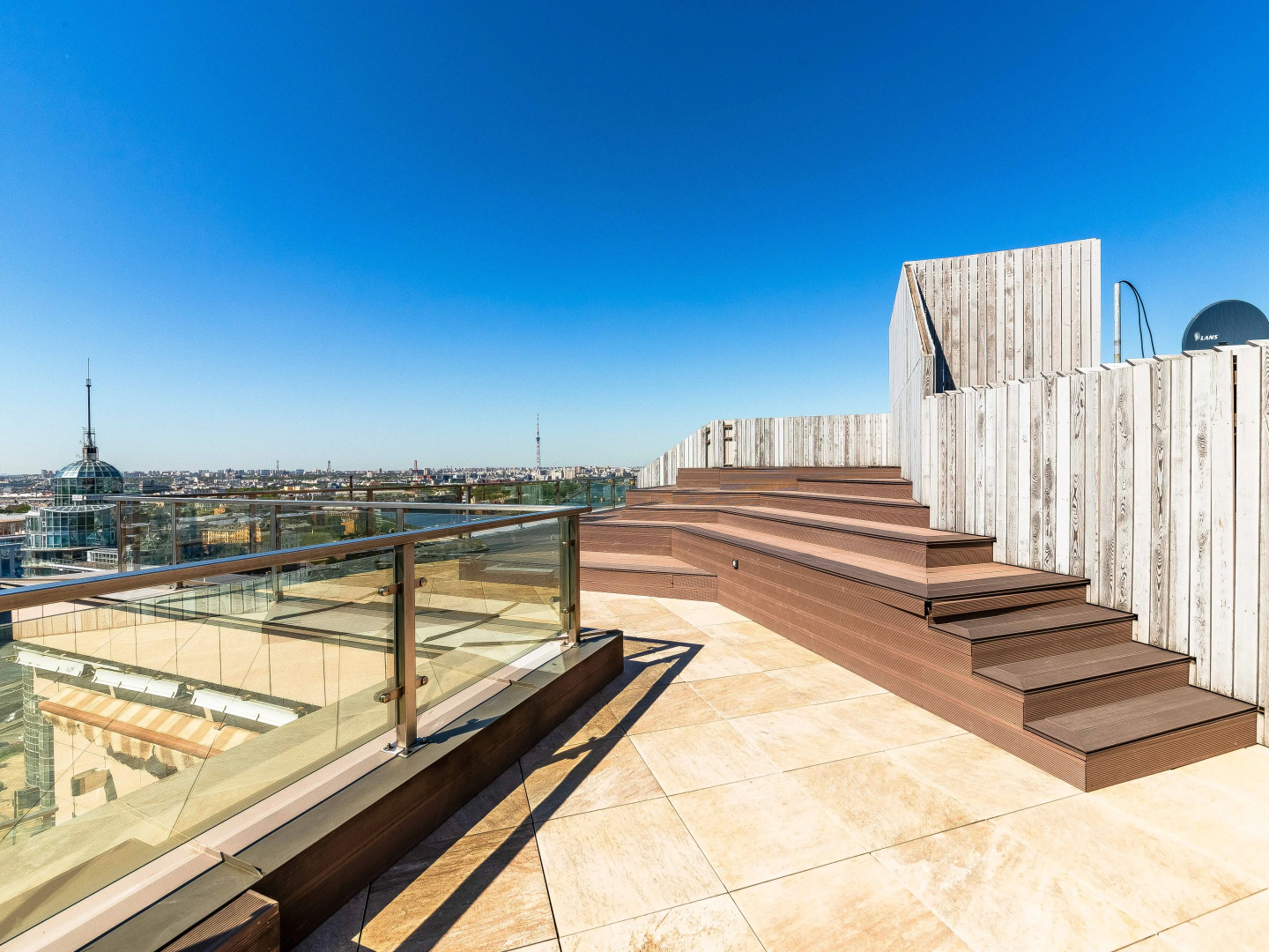 Апартаменты у Крейсера Авроры и Финляндского Вокзала