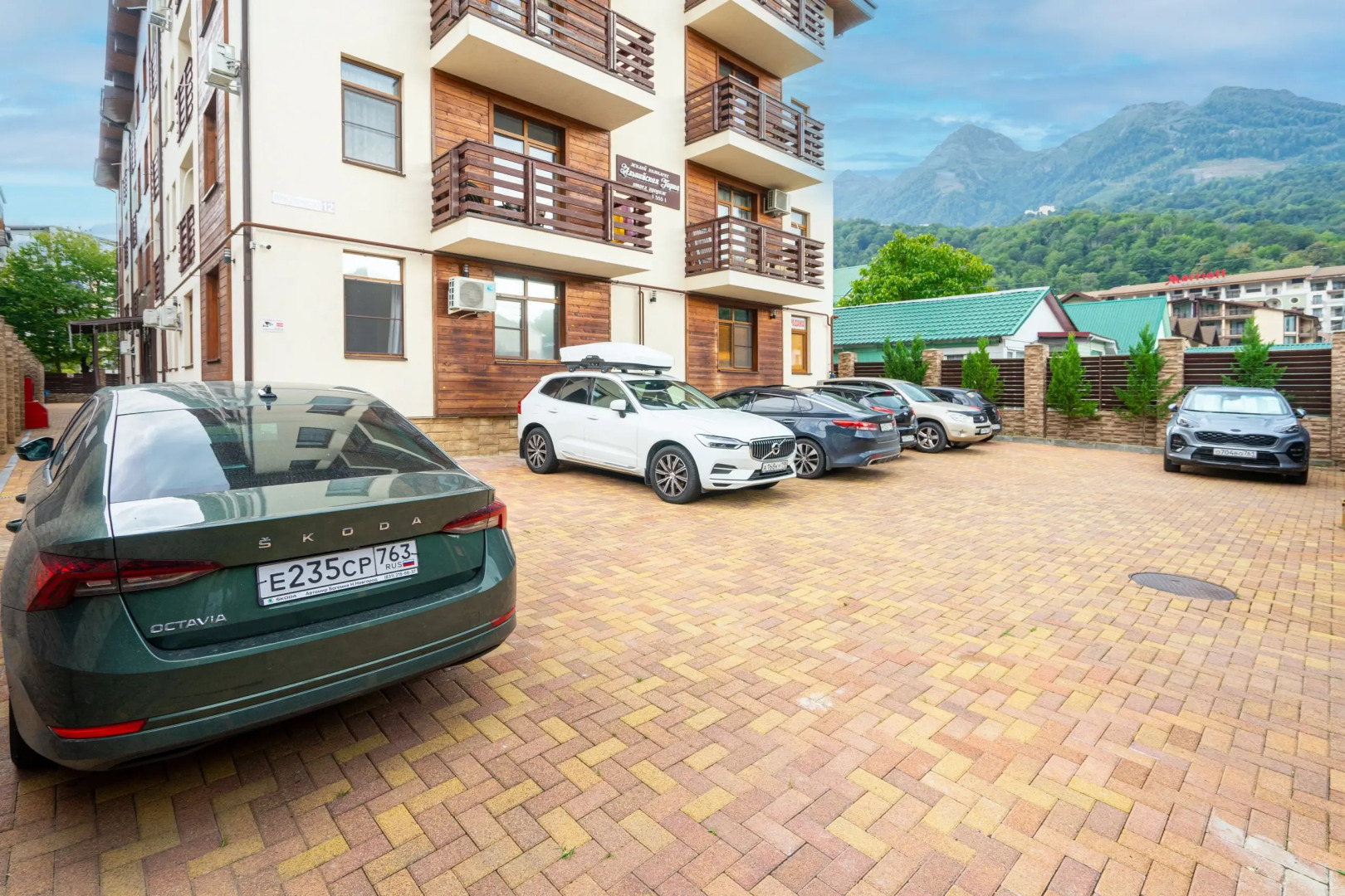 Апартаменты Дизайнерская студия около подъемника