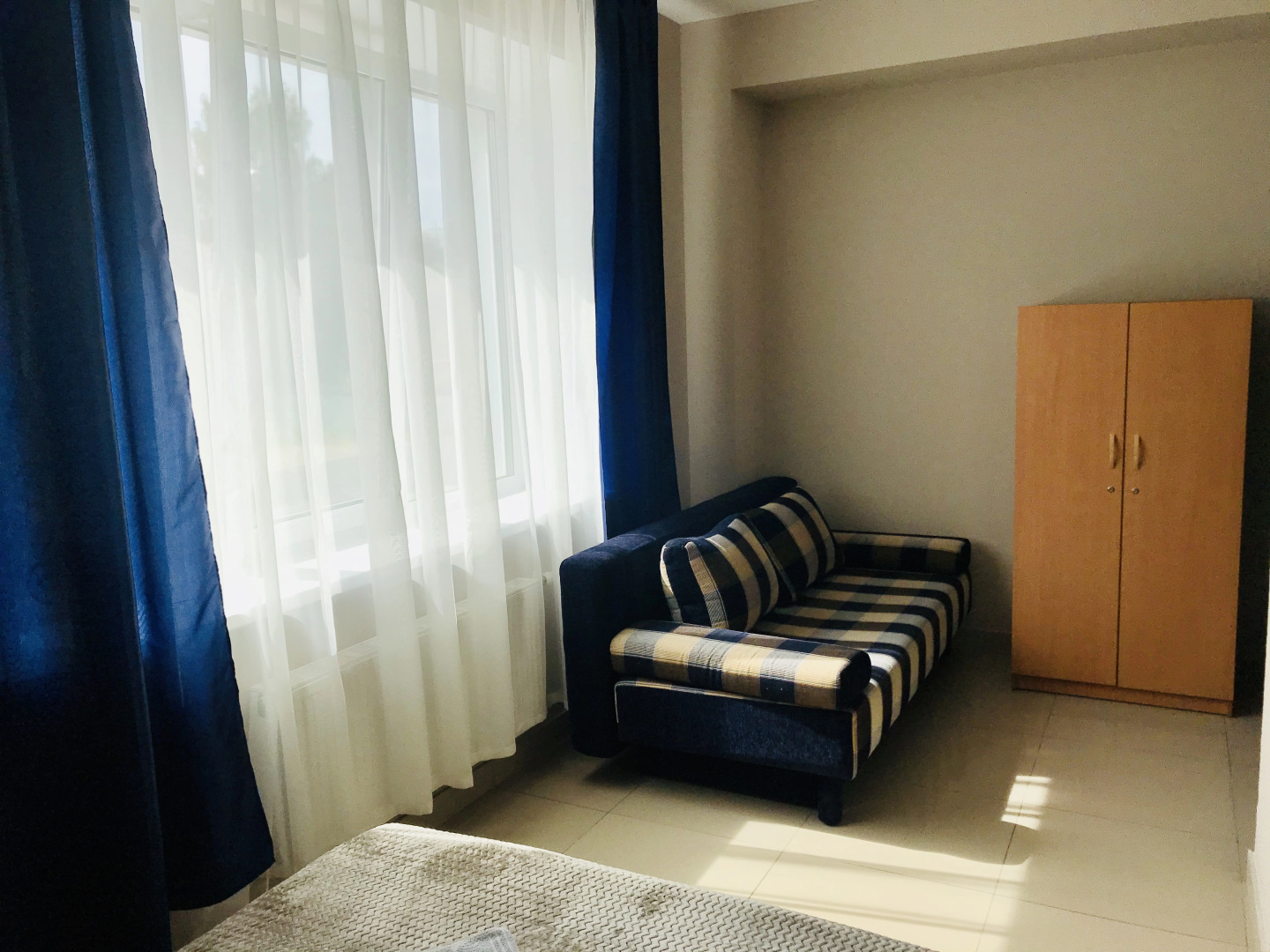 Хостел Happy House на Холмогорова