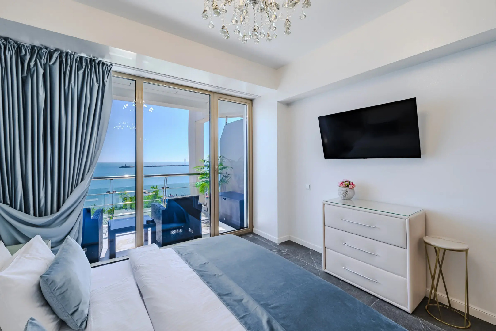 Отель Серенити Премиум