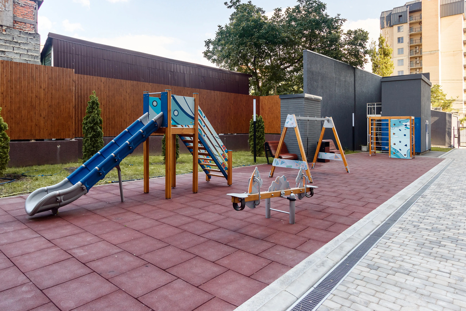 Апартаменты на Доломановском 82