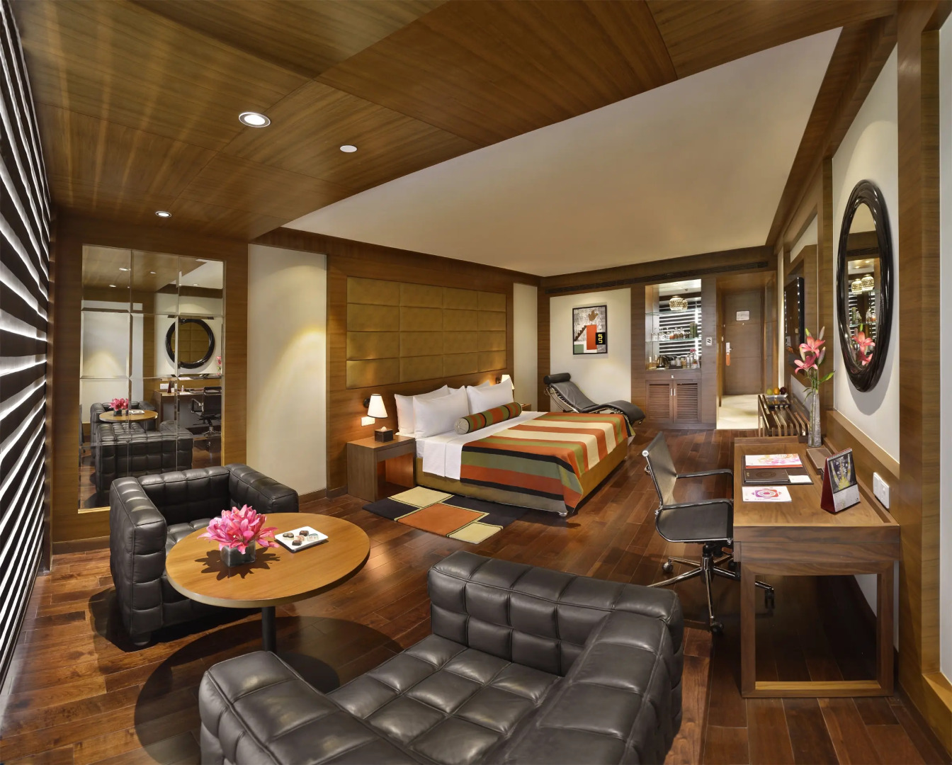 Отель The Lalit Chandigarh